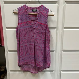 V-neck sleeveless blouse by Papermoon